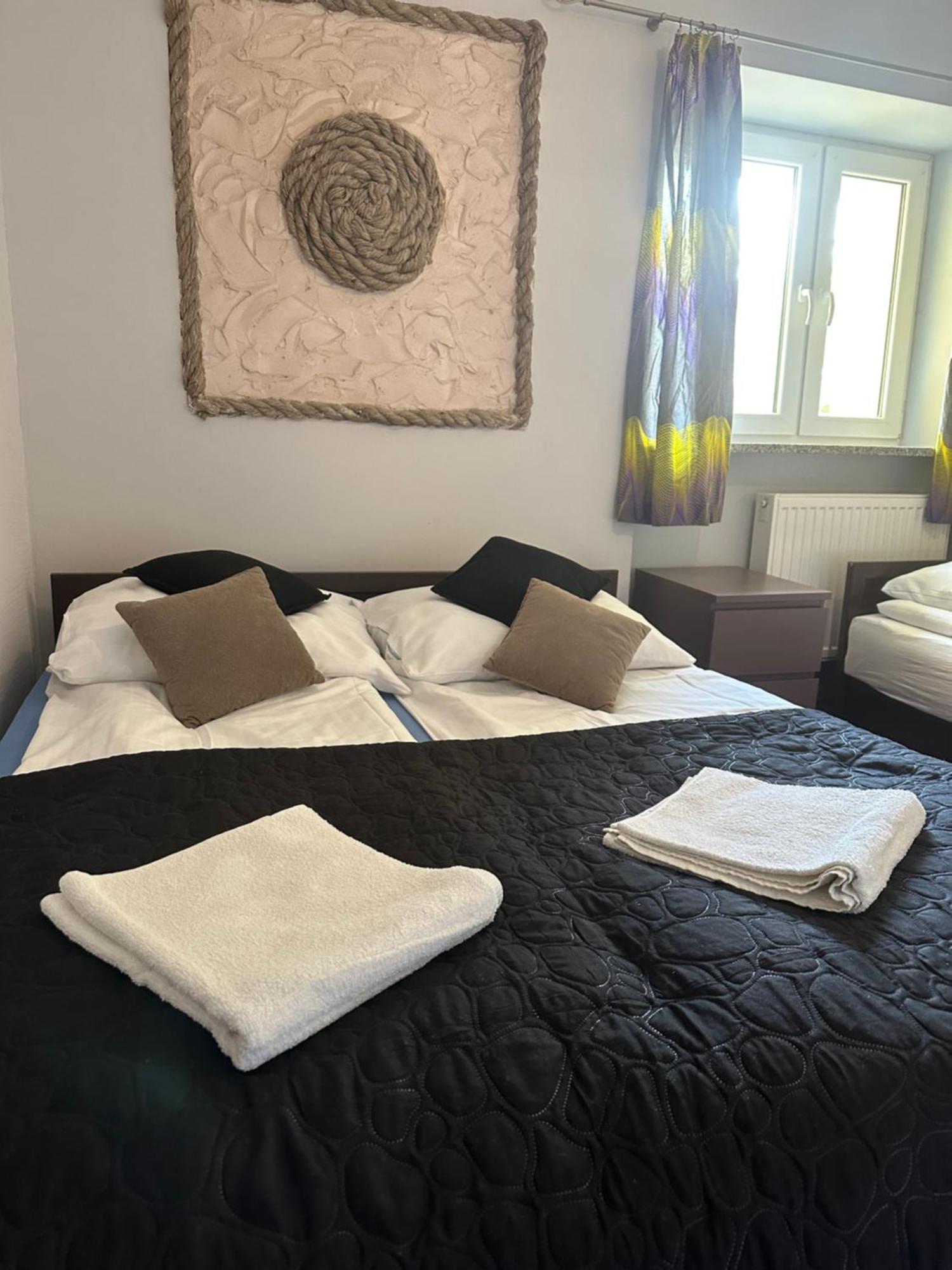 Apartament Nad Kamienczykiem II シクラルスカ・ポレンバ エクステリア 写真